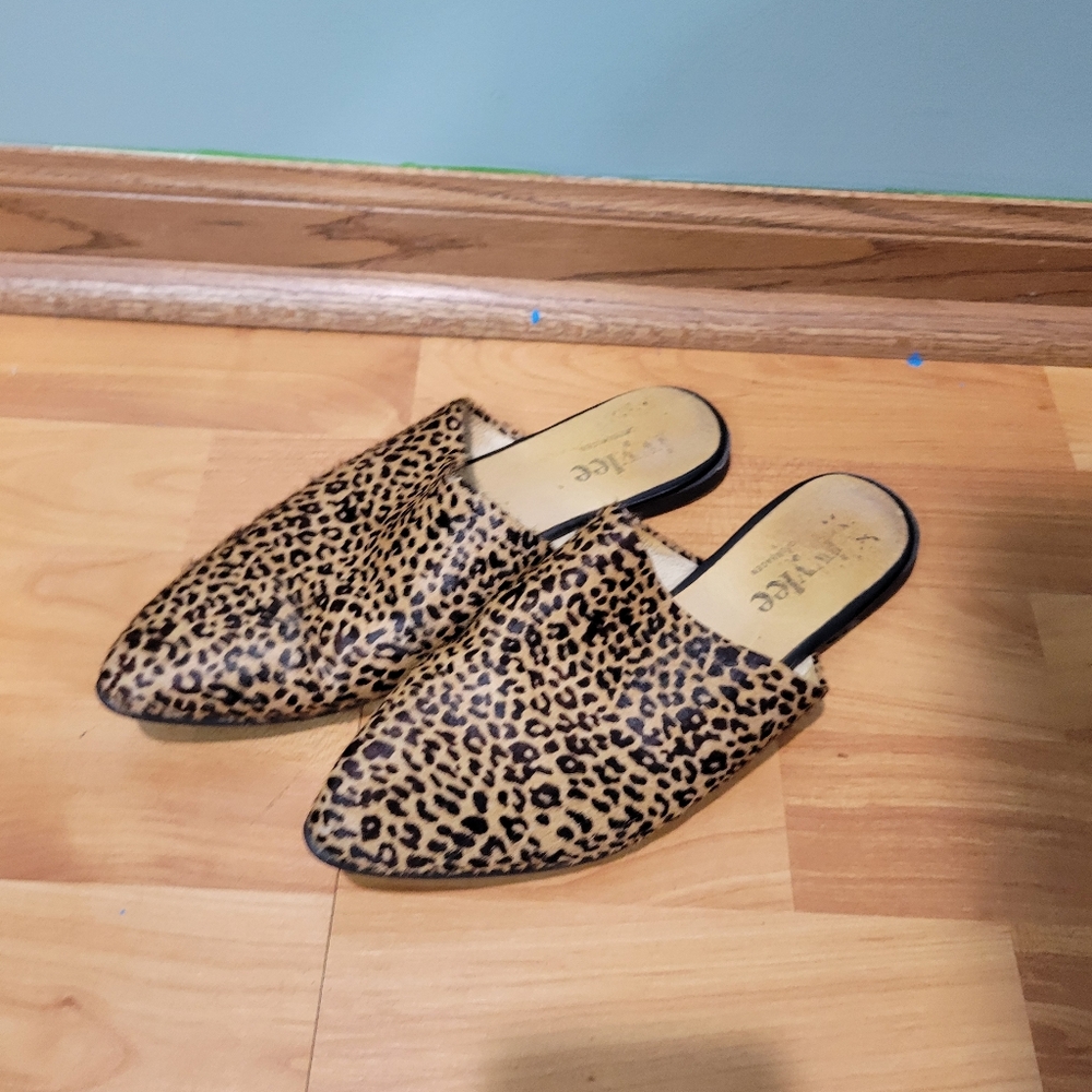 Ivylee Dea Pointed Toe Calf Hair Mobwife Cheetah Print Mules Size 39